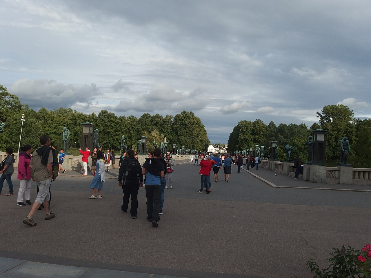 Granite and bronze human figures lining a bridge in Vigeland sculpture park